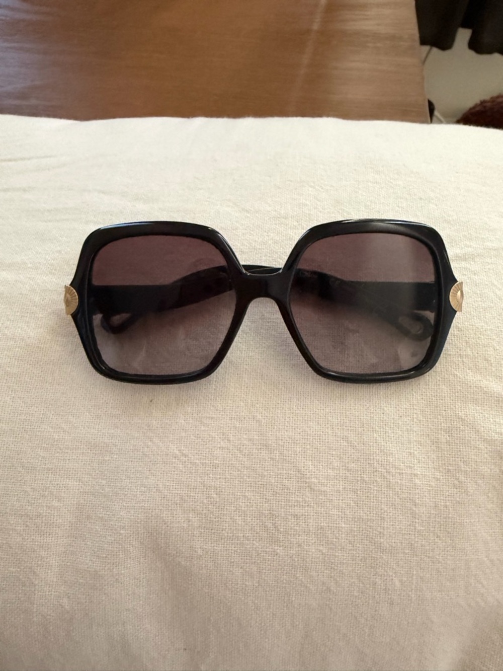 Chloe Black Oversized Square Sunglasses with Tan Case - Picture 8 of 10